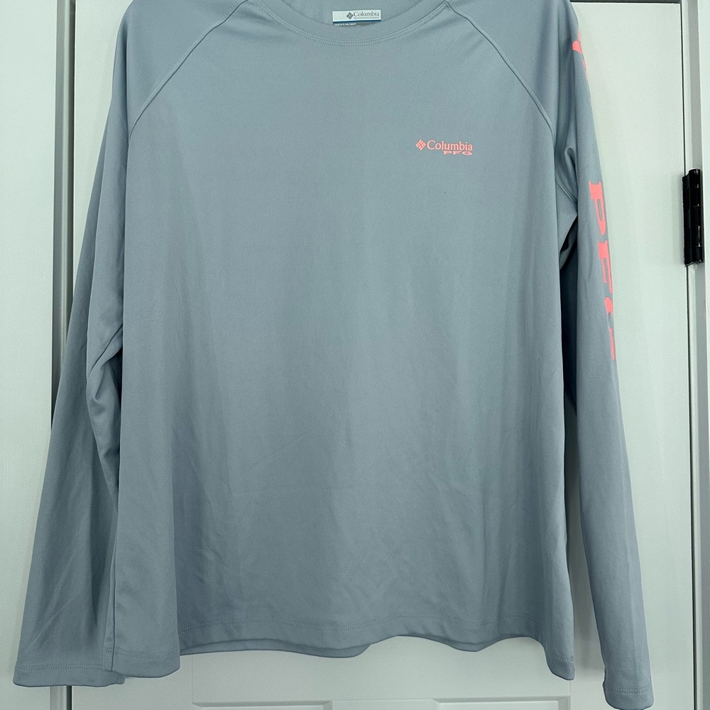 Columbia PFG Light Gray Long Sleeve Shirt with Peach Coral Logo OmniShade